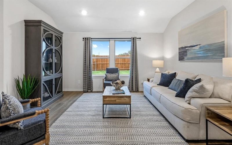 3102 Charleston Drive, Ennis, TX 75119, 4 Bedrooms Bedrooms, ,2 BathroomsBathrooms,Residential,For Sale,3102 Charleston Drive,0,21203082