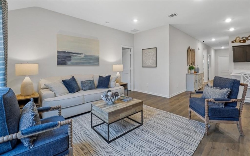 3102 Charleston Drive, Ennis, TX 75119, 4 Bedrooms Bedrooms, ,2 BathroomsBathrooms,Residential,For Sale,3102 Charleston Drive,0,21203082