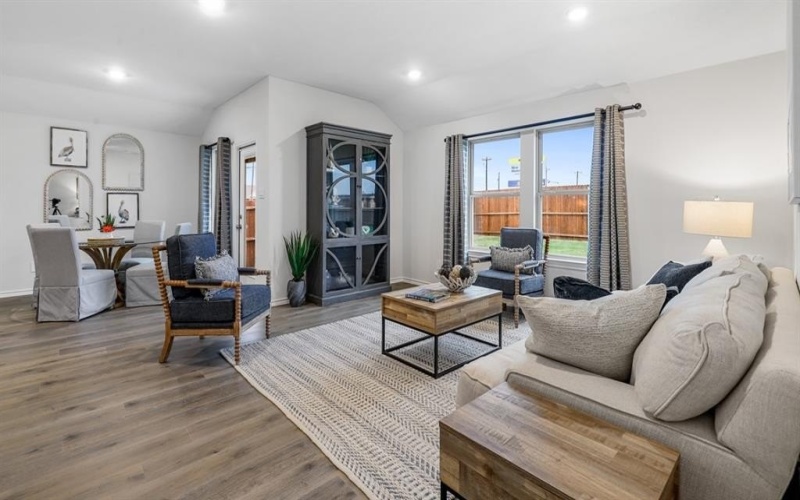 3102 Charleston Drive, Ennis, TX 75119, 4 Bedrooms Bedrooms, ,2 BathroomsBathrooms,Residential,For Sale,3102 Charleston Drive,0,21203082