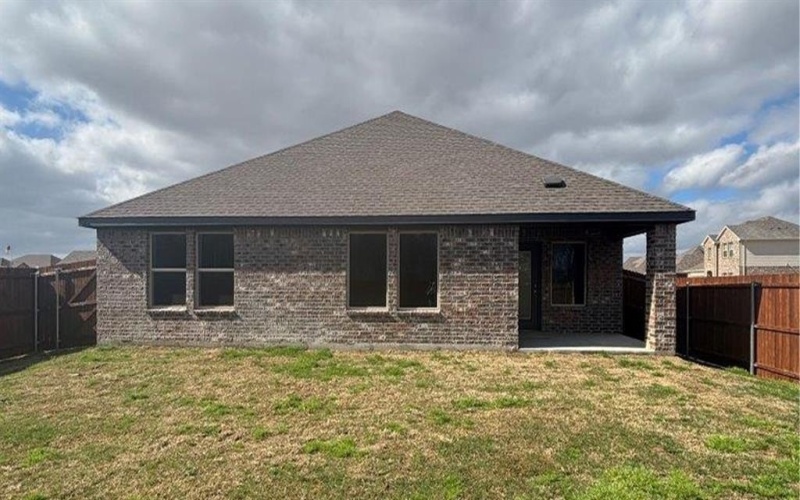 3102 Charleston Drive, Ennis, TX 75119, 4 Bedrooms Bedrooms, ,2 BathroomsBathrooms,Residential,For Sale,3102 Charleston Drive,0,21203082