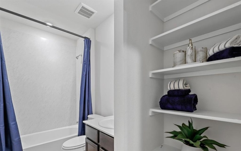 3102 Charleston Drive, Ennis, TX 75119, 4 Bedrooms Bedrooms, ,2 BathroomsBathrooms,Residential,For Sale,3102 Charleston Drive,0,21203082