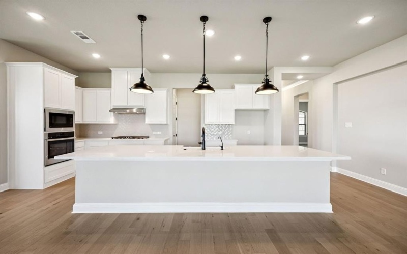 137 Cross Timbers Street, Azle, TX 76020, 4 Bedrooms Bedrooms, ,3 BathroomsBathrooms,Residential,For Sale,137 Cross Timbers Street,0,21203198