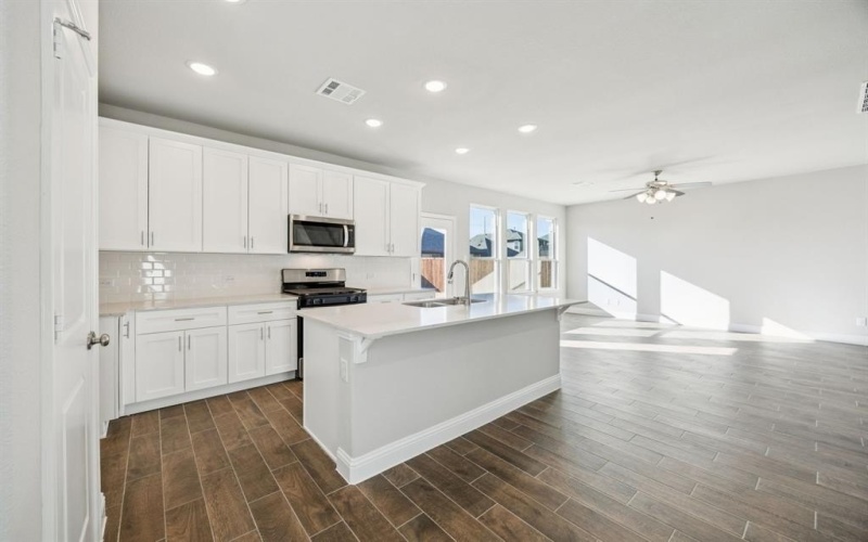 1013 Portina Drive, Anna, TX 75409, 4 Bedrooms Bedrooms, ,3 BathroomsBathrooms,Residential,For Sale,1013 Portina Drive,0,21202335