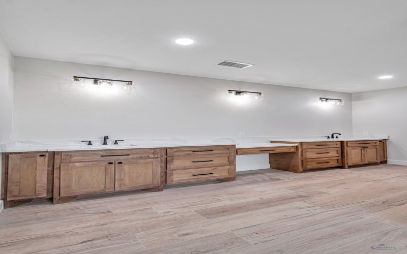 2815 S County Rd 1092, Midland, TX 79706, 4 Bedrooms Bedrooms, ,3 BathroomsBathrooms,Residential,For Sale,2815 S County Rd 1092,0,50093411