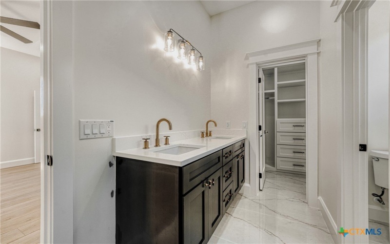 406 E Carrie Manor Street, Manor, TX 78653, 4 Bedrooms Bedrooms, ,2 BathroomsBathrooms,Residential,For Sale,406 E Carrie Manor Street,0,606699