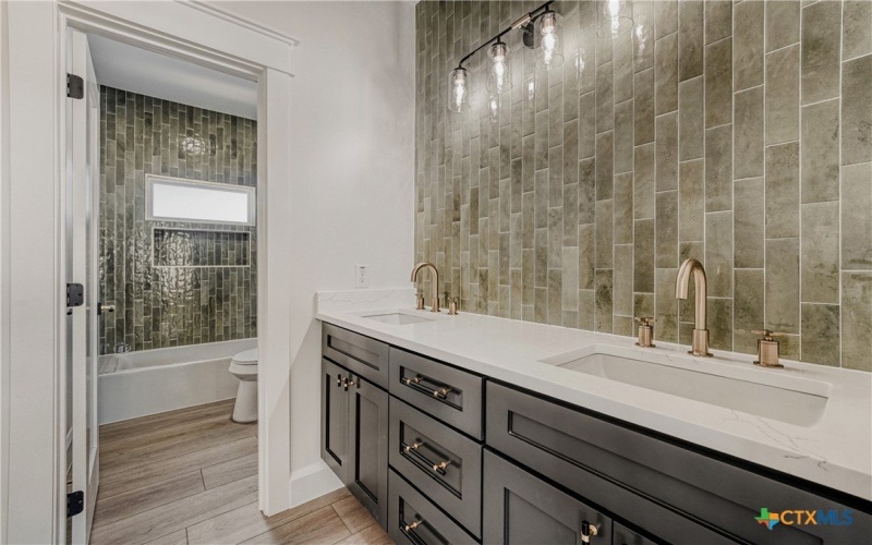 406 E Carrie Manor Street, Manor, TX 78653, 4 Bedrooms Bedrooms, ,2 BathroomsBathrooms,Residential,For Sale,406 E Carrie Manor Street,0,606699