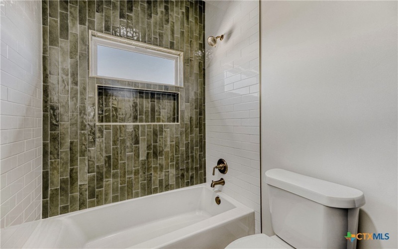 406 E Carrie Manor Street, Manor, TX 78653, 4 Bedrooms Bedrooms, ,2 BathroomsBathrooms,Residential,For Sale,406 E Carrie Manor Street,0,606699