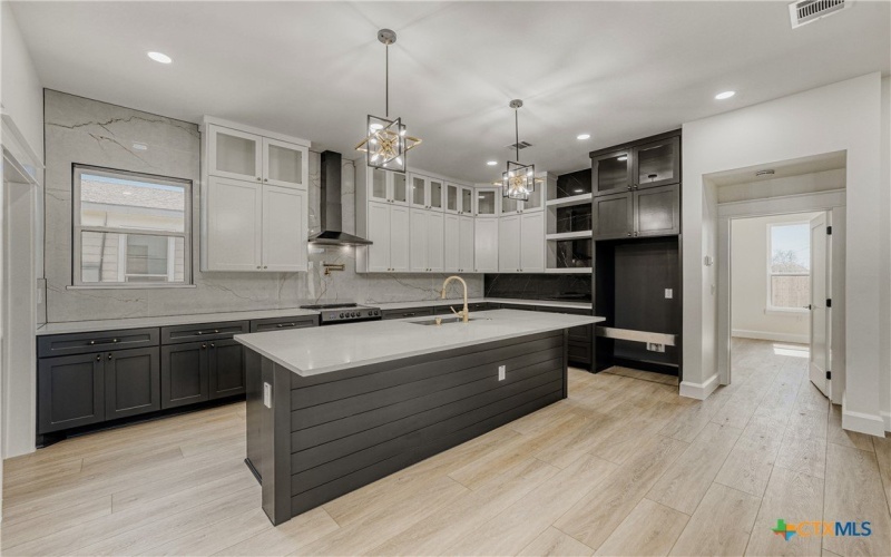 406 E Carrie Manor Street, Manor, TX 78653, 4 Bedrooms Bedrooms, ,2 BathroomsBathrooms,Residential,For Sale,406 E Carrie Manor Street,0,606699