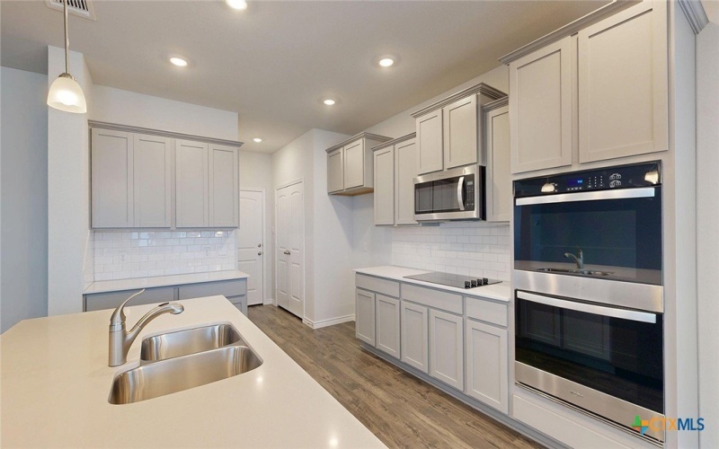 5105 Lancaster Drive, Belton, TX 76513, 5 Bedrooms Bedrooms, ,2 BathroomsBathrooms,Residential,For Sale,5105 Lancaster Drive,0,606766