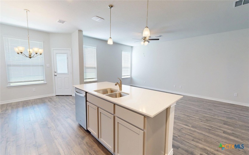 5105 Lancaster Drive, Belton, TX 76513, 5 Bedrooms Bedrooms, ,2 BathroomsBathrooms,Residential,For Sale,5105 Lancaster Drive,0,606766