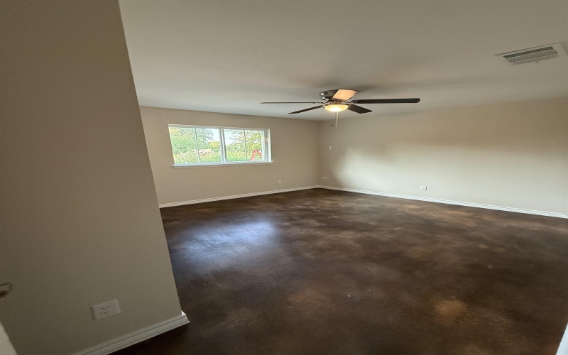 1710 E Avenue J, Lampasas, TX 76550, 3 Bedrooms Bedrooms, ,2 BathroomsBathrooms,Residential,For Sale,1710 E Avenue J,0,176875