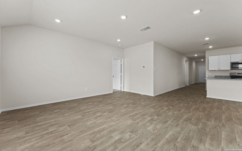 1104 Argonne Forest, Seguin, TX 78155, 4 Habitaciones Habitaciones , ,2 BañosBaños,Residential,En Venta,1104 Argonne Forest,0,1944311