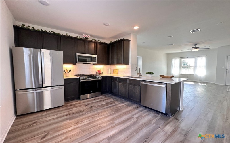 124 Rollingwood Drive, San Marcos, TX 78666, 3 Bedrooms Bedrooms, ,2 BathroomsBathrooms,Residential,For Sale,124 Rollingwood Drive,0,595576