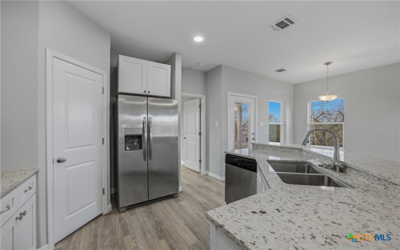 608 Mustang Circle, Nixon, TX 78140, 3 Habitaciones Habitaciones , ,2 BañosBaños,Residential,En Venta,608 Mustang Circle,0,606742