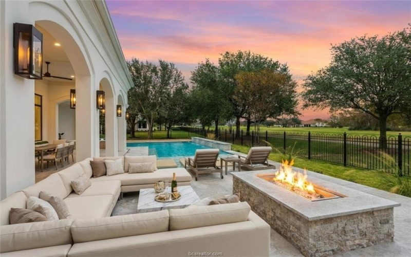 4212 Tuscany Court, Bryan, TX 77802, 4 Bedrooms Bedrooms, ,5 BathroomsBathrooms,Residential,For Sale,4212 Tuscany Court,0,26002772