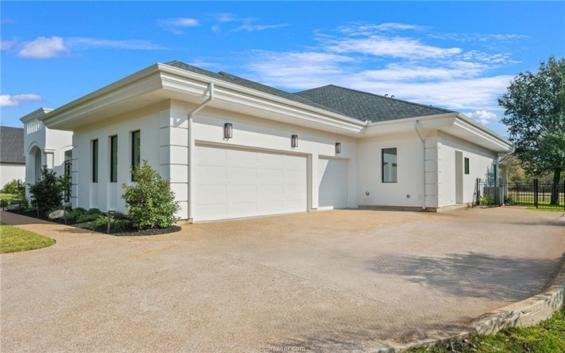 4212 Tuscany Court, Bryan, TX 77802, 4 Bedrooms Bedrooms, ,5 BathroomsBathrooms,Residential,For Sale,4212 Tuscany Court,0,26002772