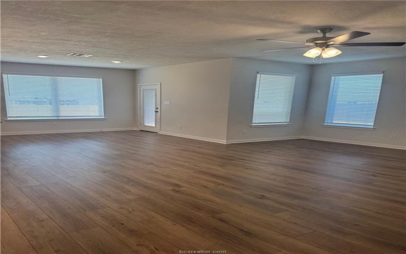 6443 Raleigh Loop, College Station, TX 77845, 3 Bedrooms Bedrooms, ,2 BathroomsBathrooms,Residential,For Sale,6443 Raleigh Loop,0,26003002