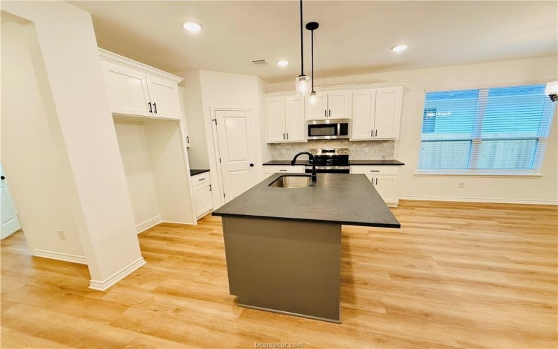 1202 Suncrest Street, Bryan, TX 77803, 3 Bedrooms Bedrooms, ,2 BathroomsBathrooms,Residential,For Sale,1202 Suncrest Street,0,26003036