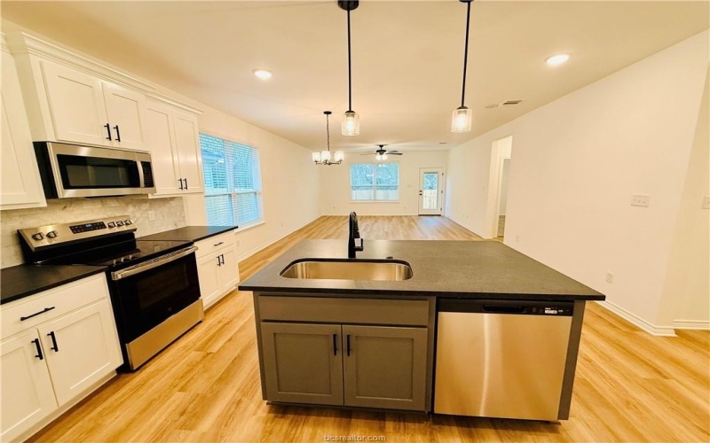 1202 Suncrest Street, Bryan, TX 77803, 3 Bedrooms Bedrooms, ,2 BathroomsBathrooms,Residential,For Sale,1202 Suncrest Street,0,26003036