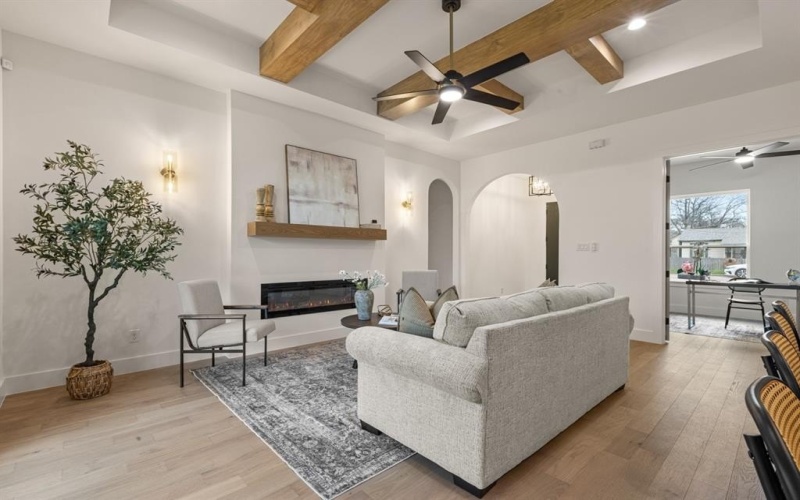 7222 Benning Avenue, Dallas, TX 75227, 3 Habitaciones Habitaciones , ,2 BañosBaños,Residential,En Venta,7222 Benning Avenue,0,21201367