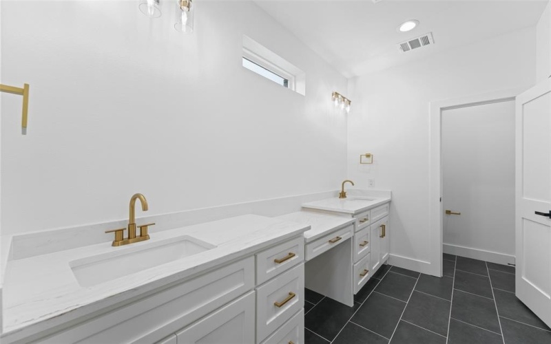 903 Dupont Circle, Corsicana, TX 75110, 4 Bedrooms Bedrooms, ,5 BathroomsBathrooms,Residential,For Sale,903 Dupont Circle,0,21202406