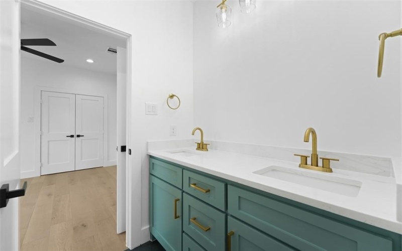 903 Dupont Circle, Corsicana, TX 75110, 4 Bedrooms Bedrooms, ,5 BathroomsBathrooms,Residential,For Sale,903 Dupont Circle,0,21202406