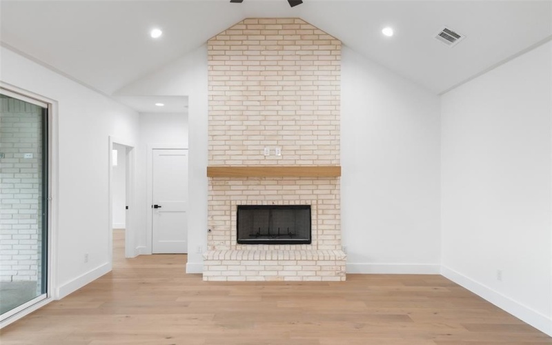 903 Dupont Circle, Corsicana, TX 75110, 4 Bedrooms Bedrooms, ,5 BathroomsBathrooms,Residential,For Sale,903 Dupont Circle,0,21202406