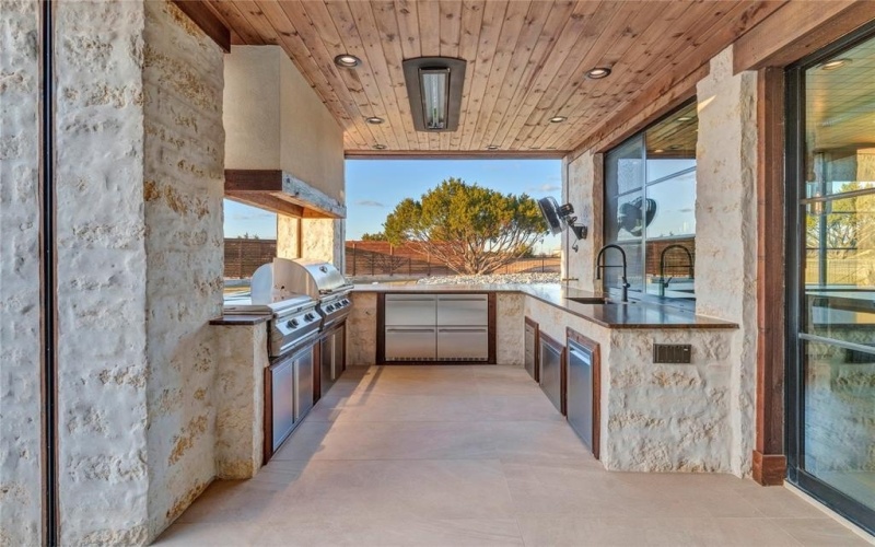 3117 Rio Grande Circle, Granbury, TX 76035, 4 Bedrooms Bedrooms, ,5 BathroomsBathrooms,Residential,For Sale,3117 Rio Grande Circle,0,21203381