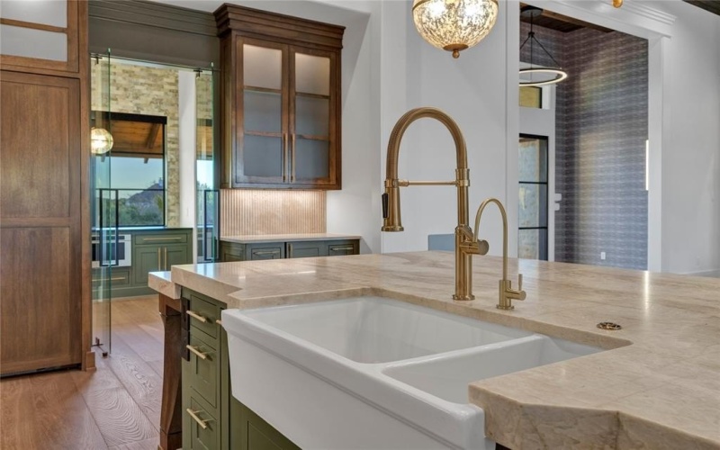 3117 Rio Grande Circle, Granbury, TX 76035, 4 Bedrooms Bedrooms, ,5 BathroomsBathrooms,Residential,For Sale,3117 Rio Grande Circle,0,21203381