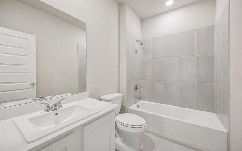 425 Hundred Acre Drive, Waxahachie, TX 75165, 5 Bedrooms Bedrooms, ,5 BathroomsBathrooms,Residential,For Sale,425 Hundred Acre Drive,0,21204166