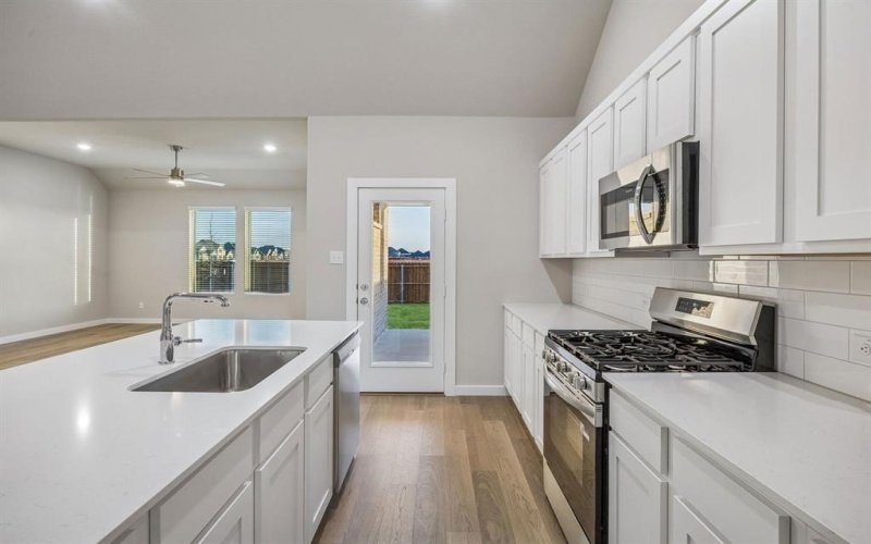 425 Hundred Acre Drive, Waxahachie, TX 75165, 5 Bedrooms Bedrooms, ,5 BathroomsBathrooms,Residential,For Sale,425 Hundred Acre Drive,0,21204166