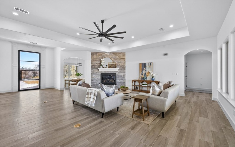 5519 E County Rd 95, Midland, TX 79706, 4 Bedrooms Bedrooms, ,3 BathroomsBathrooms,Residential,For Sale,5519 E County Rd 95,0,50093464