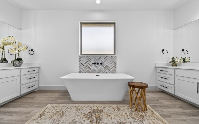 5519 E County Rd 95, Midland, TX 79706, 4 Bedrooms Bedrooms, ,3 BathroomsBathrooms,Residential,For Sale,5519 E County Rd 95,0,50093464