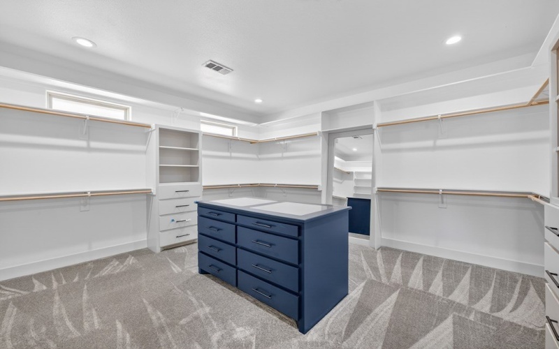 5519 E County Rd 95, Midland, TX 79706, 4 Bedrooms Bedrooms, ,3 BathroomsBathrooms,Residential,For Sale,5519 E County Rd 95,0,50093464