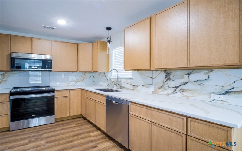 301 Cedarhill Drive, Granite Shoals, TX 78654, 3 Habitaciones Habitaciones , ,2 BañosBaños,Residential,En Venta,301 Cedarhill Drive,0,606877