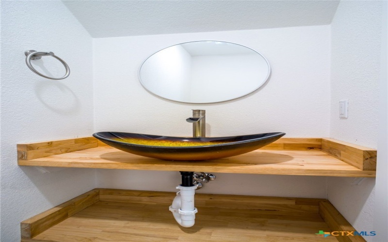 301 Cedarhill Drive, Granite Shoals, TX 78654, 3 Habitaciones Habitaciones , ,2 BañosBaños,Residential,En Venta,301 Cedarhill Drive,0,606877