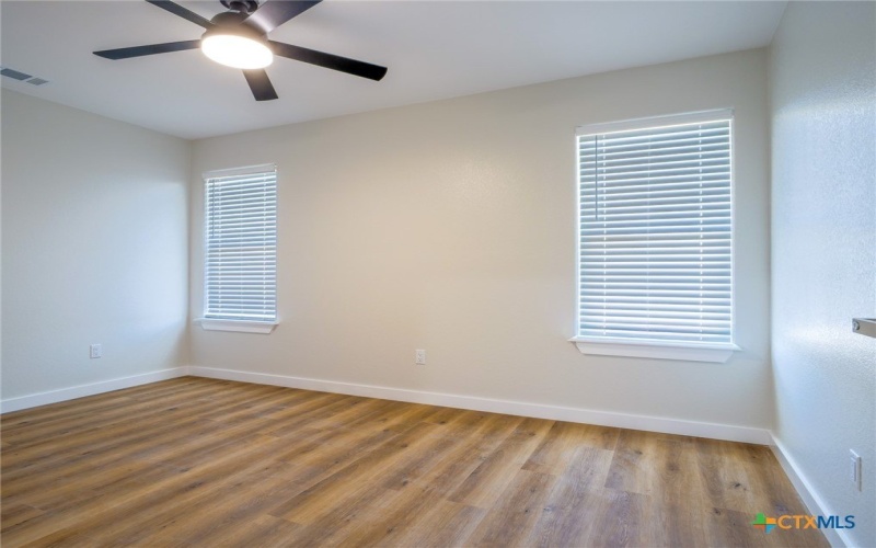 301 Cedarhill Drive, Granite Shoals, TX 78654, 3 Habitaciones Habitaciones , ,2 BañosBaños,Residential,En Venta,301 Cedarhill Drive,0,606877