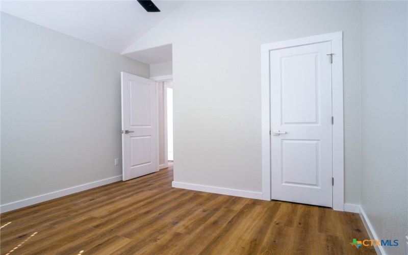 301 Cedarhill Drive, Granite Shoals, TX 78654, 3 Habitaciones Habitaciones , ,2 BañosBaños,Residential,En Venta,301 Cedarhill Drive,0,606877