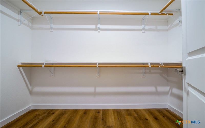 301 Cedarhill Drive, Granite Shoals, TX 78654, 3 Habitaciones Habitaciones , ,2 BañosBaños,Residential,En Venta,301 Cedarhill Drive,0,606877