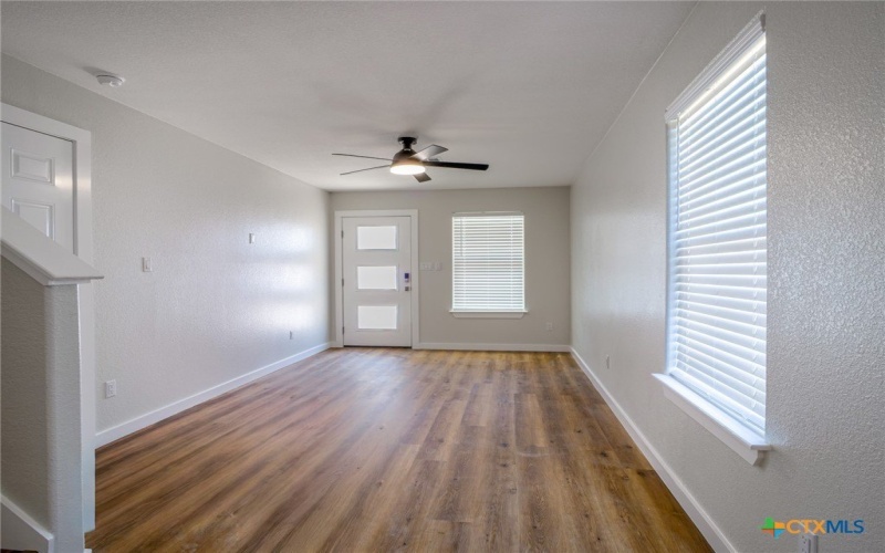 301 Cedarhill Drive, Granite Shoals, TX 78654, 3 Habitaciones Habitaciones , ,2 BañosBaños,Residential,En Venta,301 Cedarhill Drive,0,606877