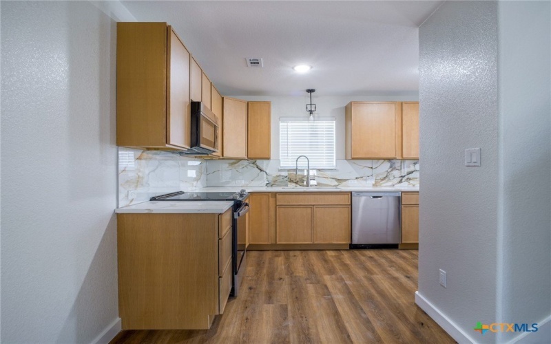 301 Cedarhill Drive, Granite Shoals, TX 78654, 3 Habitaciones Habitaciones , ,2 BañosBaños,Residential,En Venta,301 Cedarhill Drive,0,606877