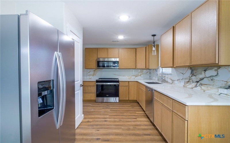 301 Cedarhill Drive, Granite Shoals, TX 78654, 3 Habitaciones Habitaciones , ,2 BañosBaños,Residential,En Venta,301 Cedarhill Drive,0,606877