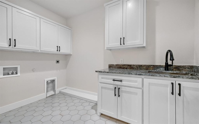 436 Dixie Road, Whitesboro, TX 76273, 4 Bedrooms Bedrooms, ,2 BathroomsBathrooms,Residential,For Sale,436 Dixie Road,20711665
