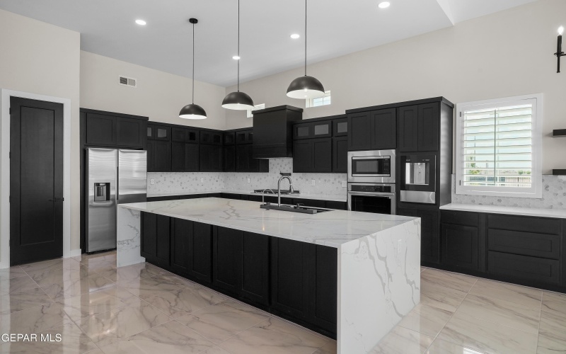 14497 Dune Flower Parkway, Horizon City, TX 79928, 4 Bedrooms Bedrooms, ,3 BathroomsBathrooms,Residential,For Sale,14497 Dune Flower Parkway,0,940001