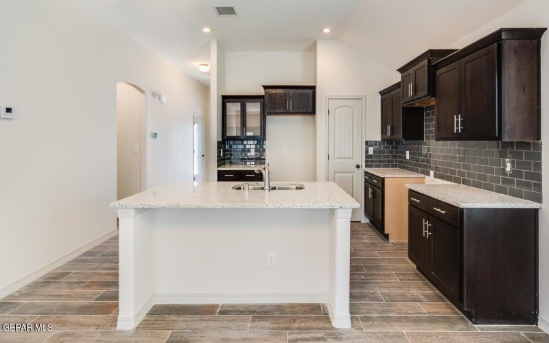 13865 Thunder Sky Avenue, El Paso, TX 79928, 4 Habitaciones Habitaciones , ,2 BañosBaños,Residential,En Venta,13865 Thunder Sky Avenue,0,940010