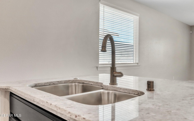 1644 Folkstone Street, El Paso, TX 79928, 4 Bedrooms Bedrooms, ,1 BathroomBathrooms,Residential,For Sale,1644 Folkstone Street,0,940041