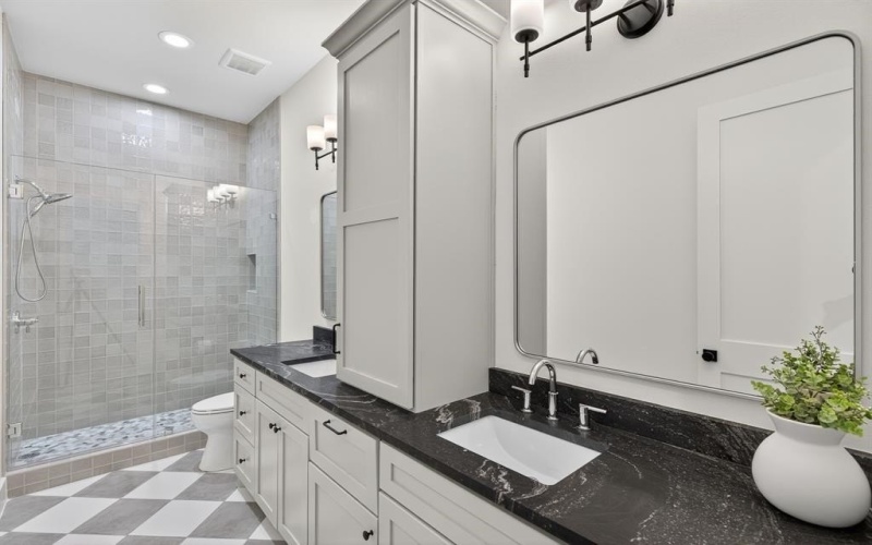 2001 Granite Cv, Kingsland, TX 78639, 5 Habitaciones Habitaciones , ,3 BañosBaños,Residential,En Venta,2001 Granite Cv,0,175978