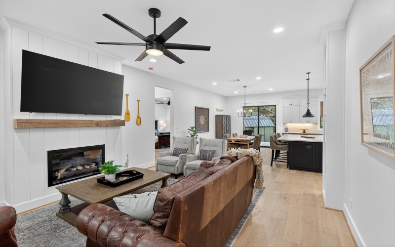 2001 Granite Cv, Kingsland, TX 78639, 5 Habitaciones Habitaciones , ,3 BañosBaños,Residential,En Venta,2001 Granite Cv,0,175978