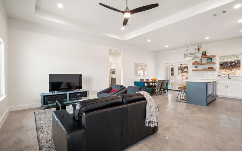 405 Taylor Drive, Marble Falls, TX 78657, 3 Habitaciones Habitaciones , ,2 BañosBaños,Residential,En Venta,405 Taylor Drive,0,176914