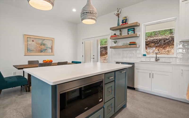 405 Taylor Drive, Marble Falls, TX 78657, 3 Habitaciones Habitaciones , ,2 BañosBaños,Residential,En Venta,405 Taylor Drive,0,176914